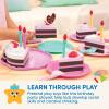 Battat Play Circle by, Ensemble de fête d&rsquo;anniversaire Princesse, diadème de Princesse, Bougies, Assiettes, fourchettes et gâteau au Chocolat Garni de Fraises, Jouets Alimentaires pour Enfants à(Ensemble de fête d&rsquo;anniversaire – 24 pièces)