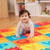 Battat – Tapis de jeu ABC en mousse – tapis d&rsquo;éveil alphabétique en mousse à emboîtement – lettres chiffres couleurs non toxique adapté aux enfants – Développement des enfants